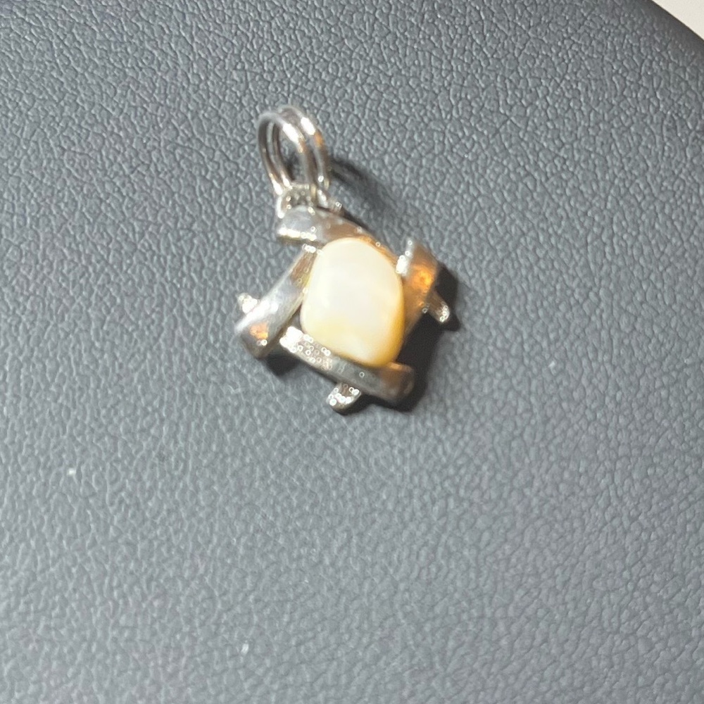 Vintage Silver Pendant Charm with cream stone. Cute. Simple. - Picture 2 of 4